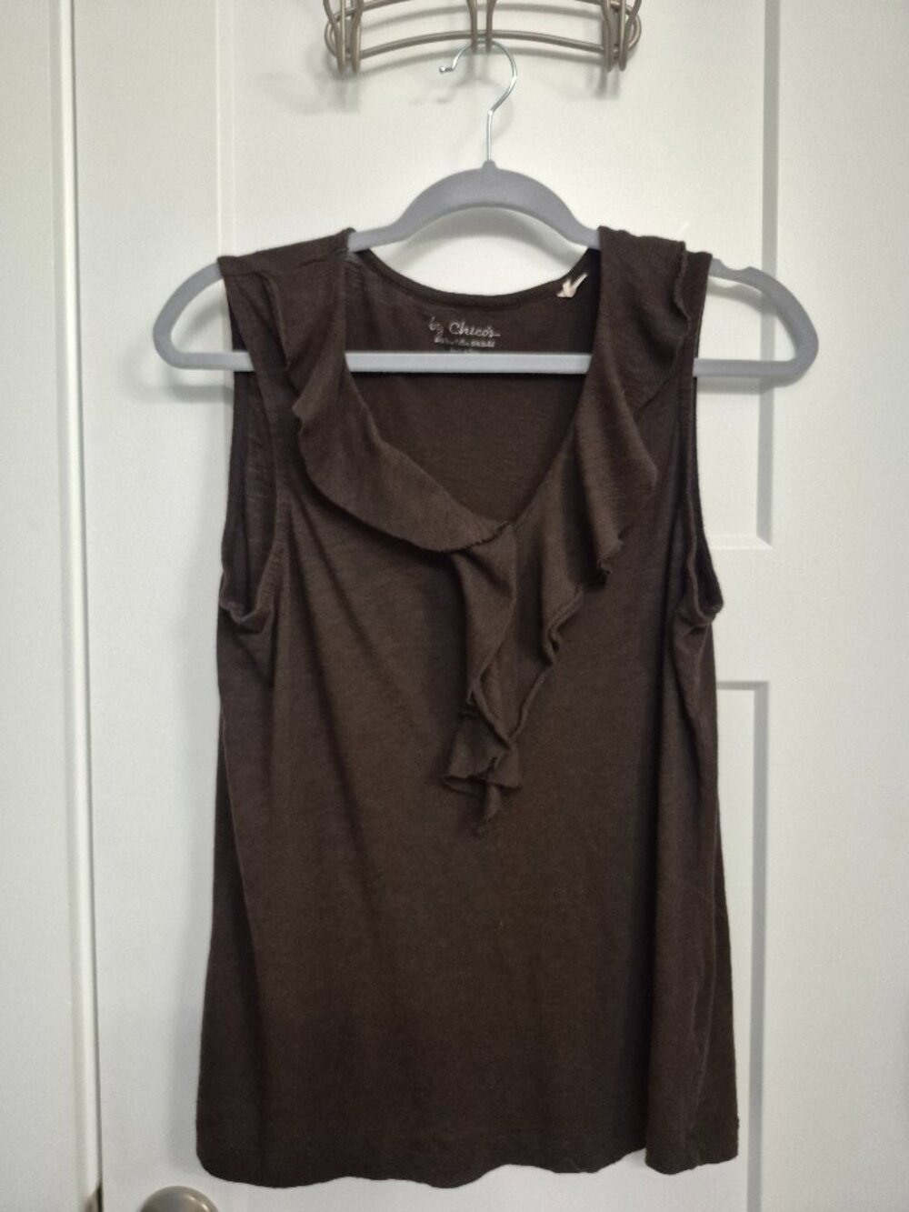 Chico’s Chocolate Brown Sleeveless Ruffle V‑Neck Top (Size 2/L)